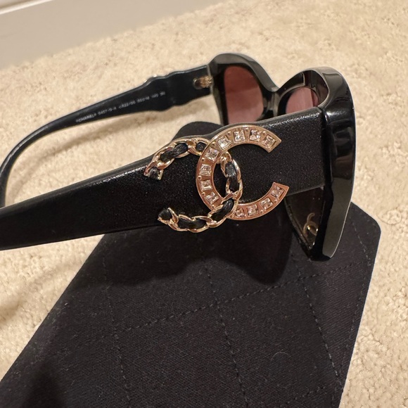 CHANEL Black Sunglasses with Gold Chain Accent - Picture 1 of 15